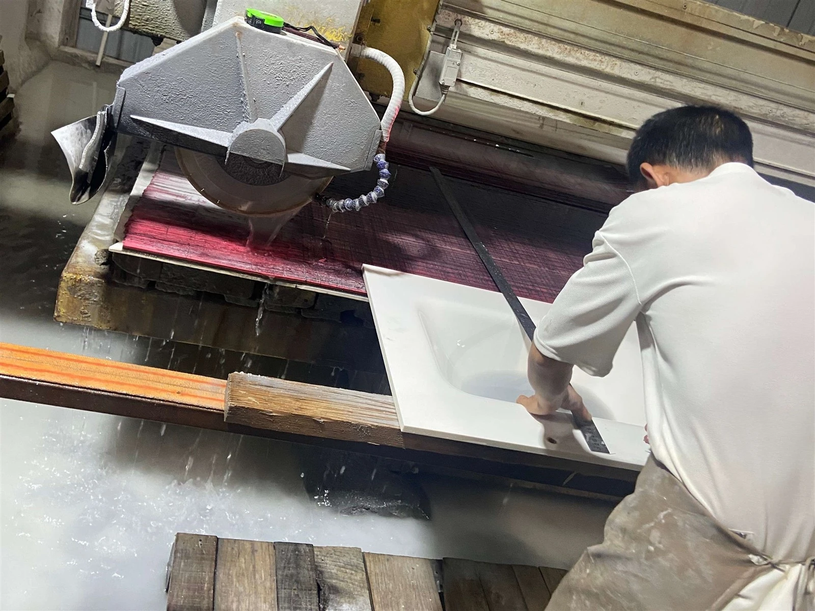 Sintered Stone Counter For Modern Bathrooms Sintered Stone Counter For Modern Bathrooms